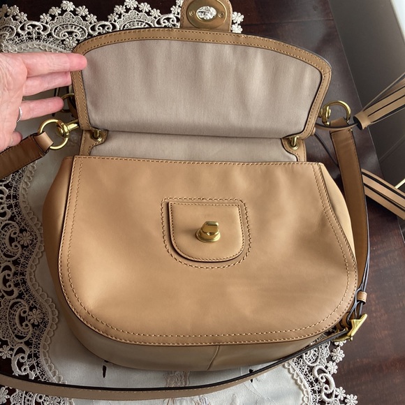 Coach Legacy Willis tan leather cross body purse - Picture 5 of 12